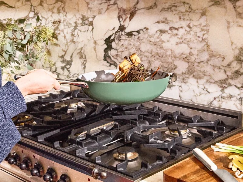 Ceramic Stiry Fry Pan - Sage - Cooking - Food - Lifestyle