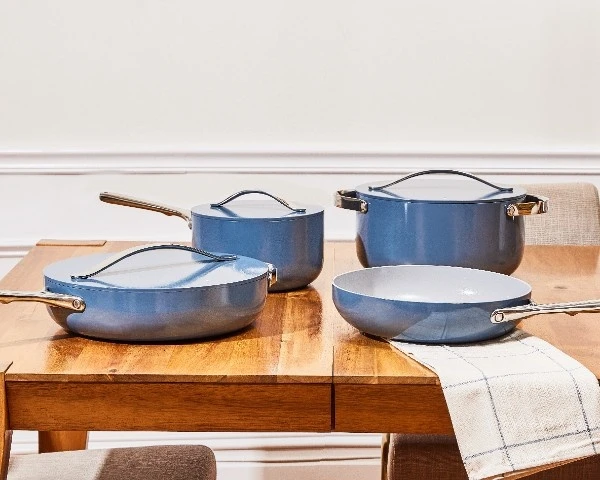 Ceramic Cookware Set - Slate - on top of the wood table