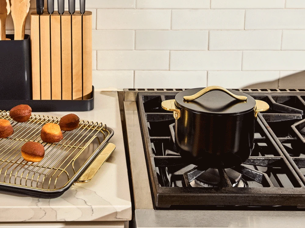 Ceramic Petite Cooker - Black - On Stove