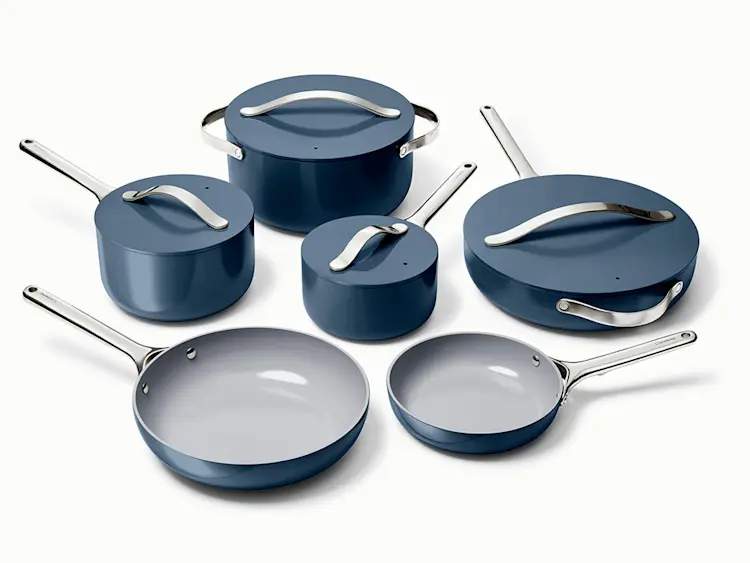 https://images.ctfassets.net/vitsw3itv0qj/2JwZujIhnwwQbl5O6Eoaxx/8f1d893b334a04c29756fa589861e4c8/Deluxe_Cookware_Set_-_Navy_-_Hero.jpg?q=75