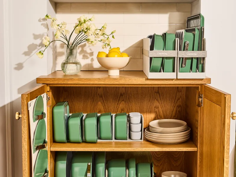 Ceramic Cookware Set - Lid Organizer - Food Storage Set - Cearmic Bakeware Set - Oragnizer - Sage - Lifestyle