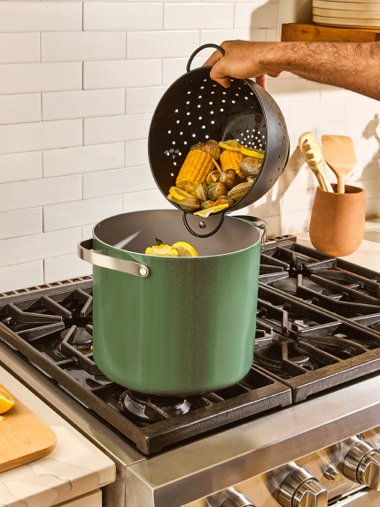 https://images.ctfassets.net/vitsw3itv0qj/2xqErzRLK9EEAhVaFCLrco/6af517e5f928b7bad5717ec0b92d2c1e/Ceramic_Cookware_-_Stock_Pot_-_Hover.jpg