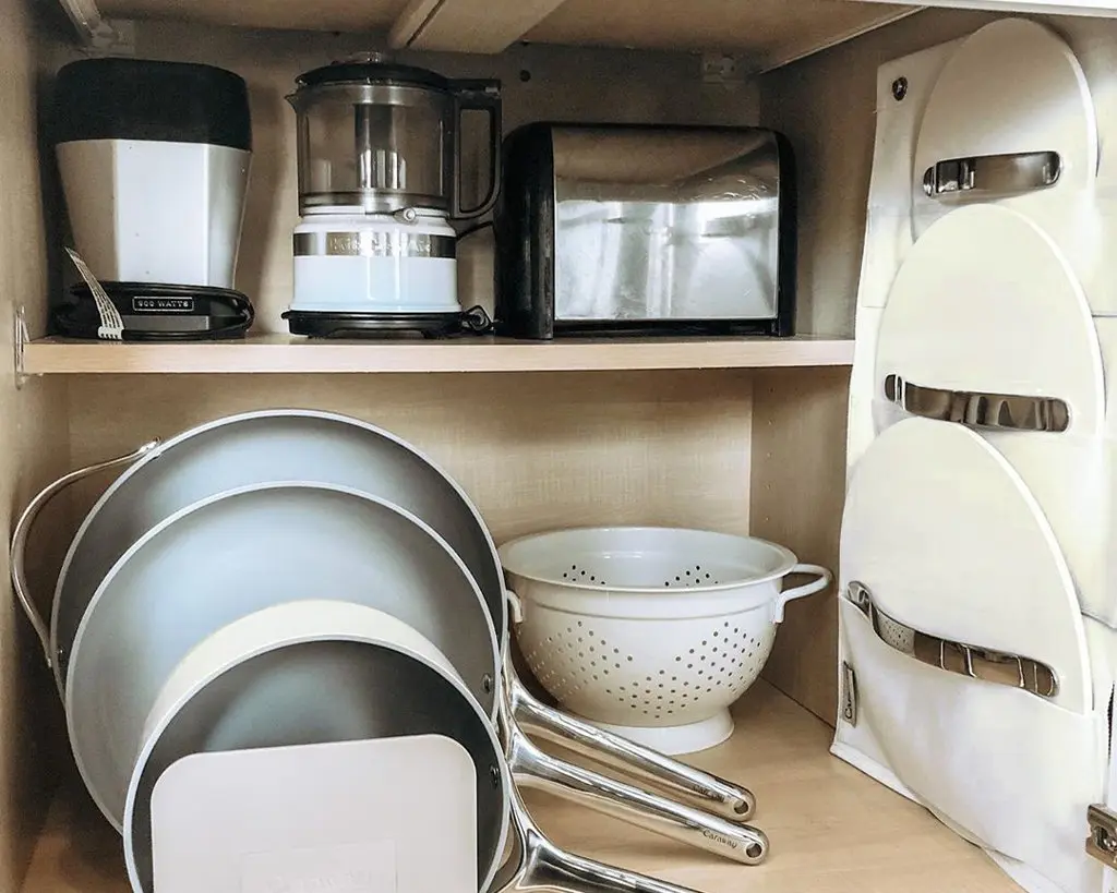 Ceramic Cookware Set - Cream - In Cabinet