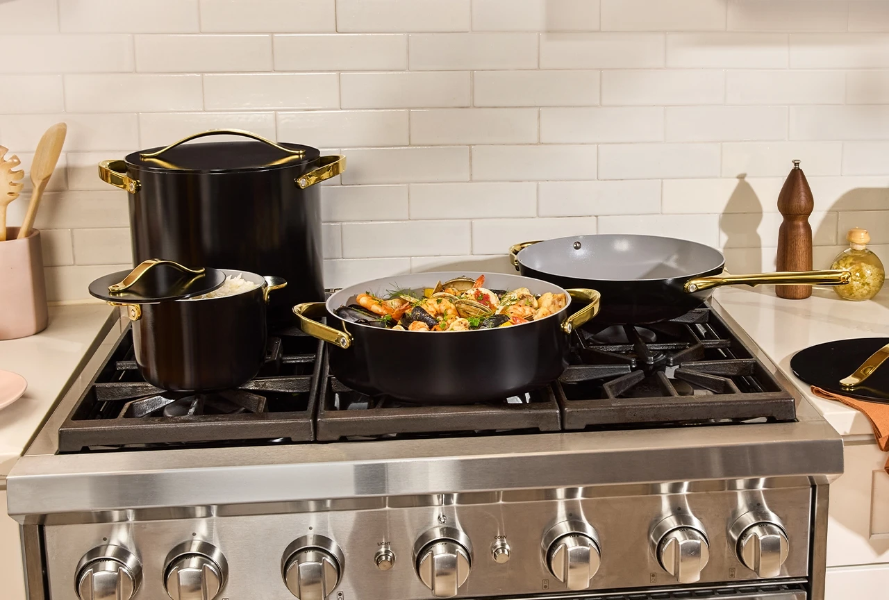 Cookware+ Set - Black - Whole Set on Stovetop