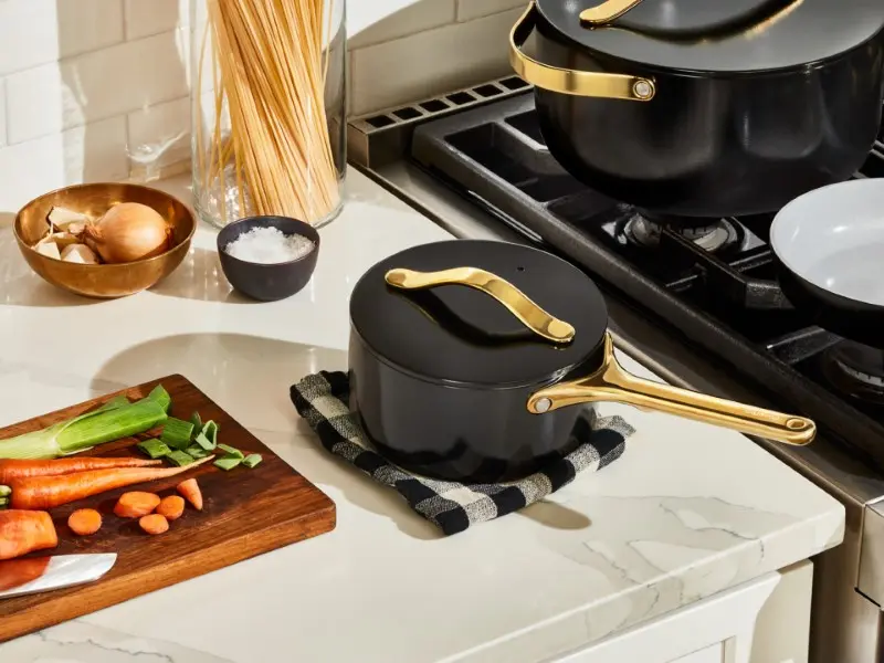 Mini Sauce Pan - Black - Lifestyle