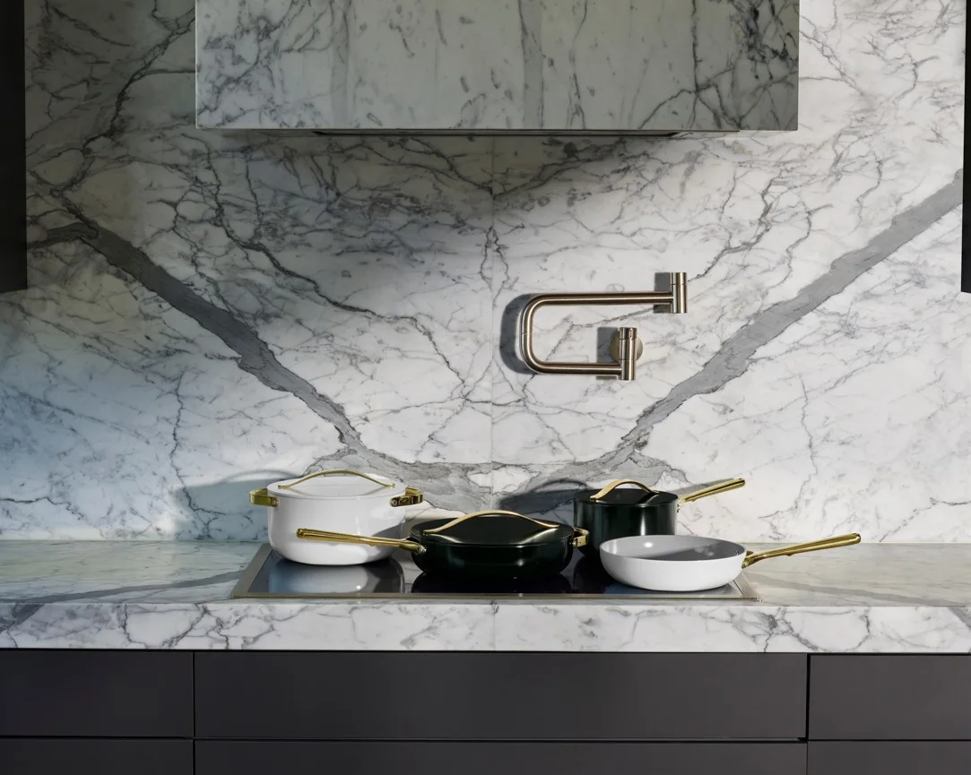 Ceramic Cookware Set - iconics - Black and White - on Countertop