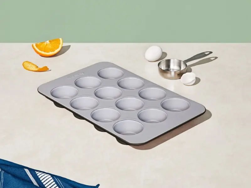 Muffin Pan - Black - Lifestyle