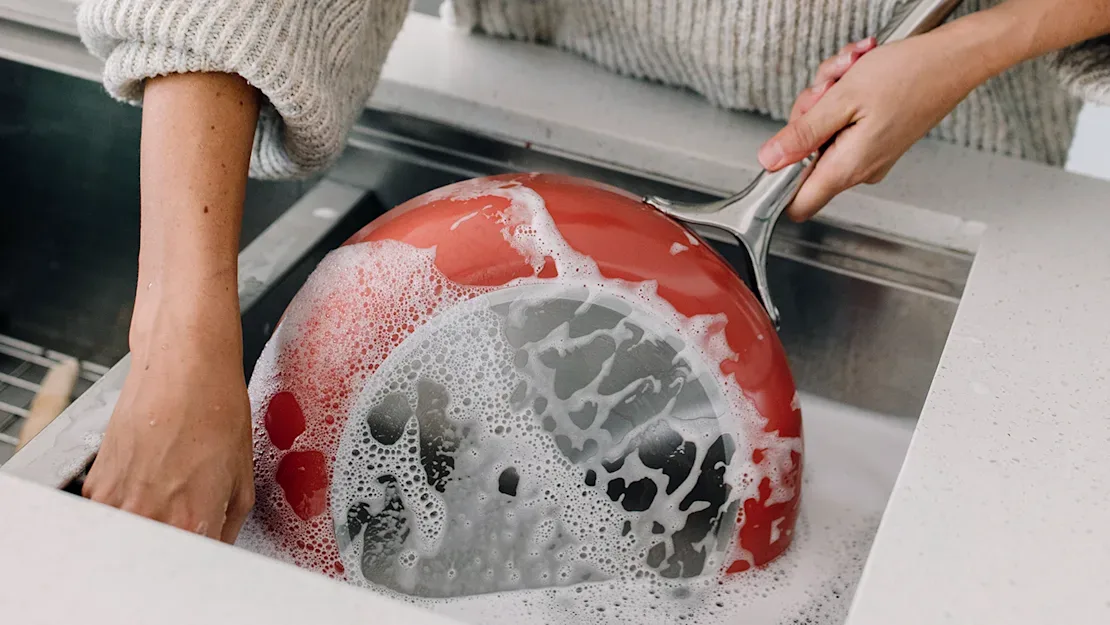 Ceramic Fry Pan - Perracotta - Cleaning - Blog Hero
