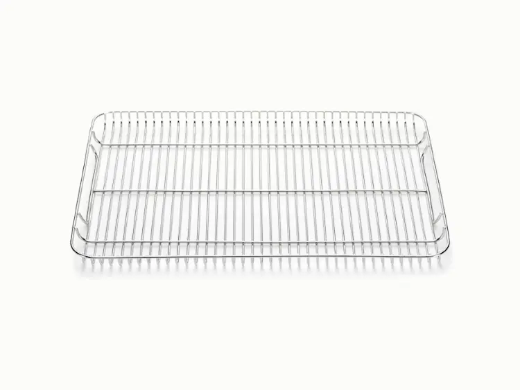 https://images.ctfassets.net/vitsw3itv0qj/52ewmiTYJVUeZI96xAmUyt/8f7a1fb7734e7fad9104f86025db43b3/Cooling_Rack_-_Stainless_Steel_-_Hero.jpg?q=75