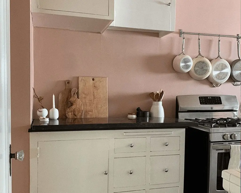 Ceramic Cookware - hanging - Countertop with pink wall