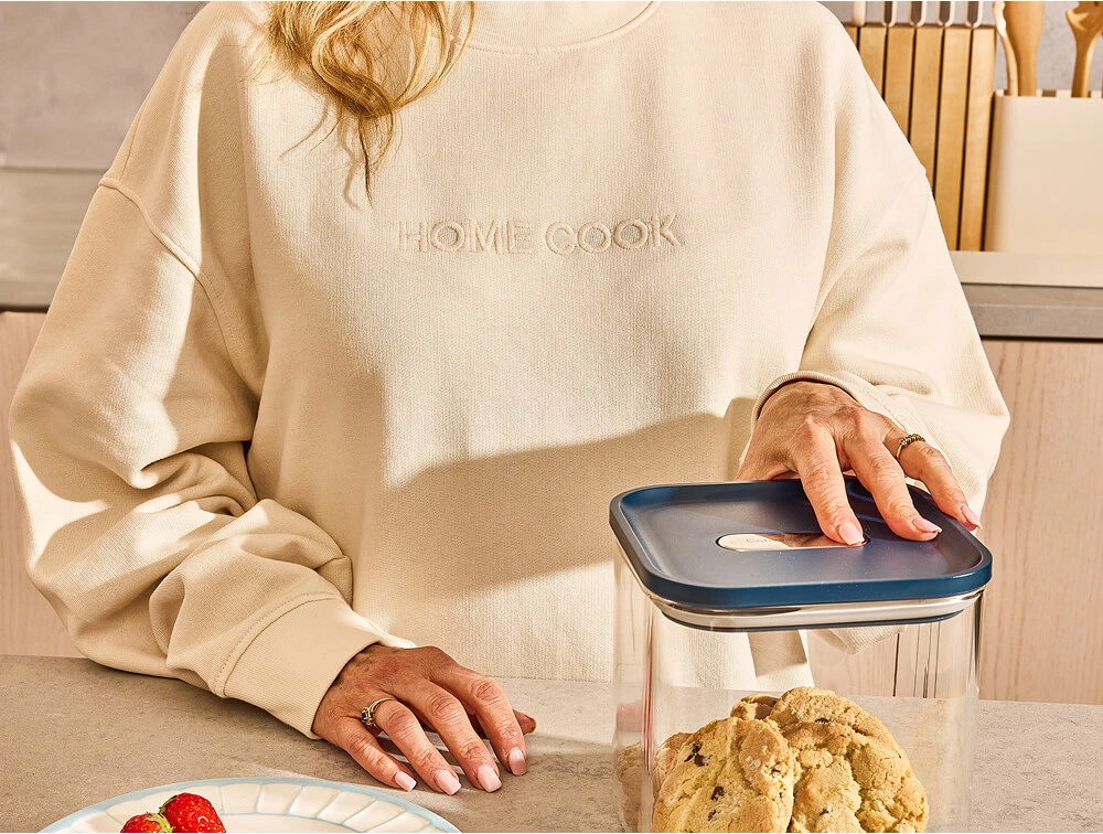 Caraway x MATE Organic Home Cook Sweatshirt - Lifestyle