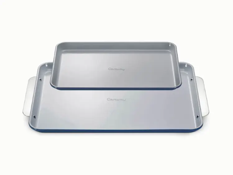 https://images.ctfassets.net/vitsw3itv0qj/7JhCLsh0h3EZ1TknjcMG1w/21b9b6386eee70fae2cae5f56ade27d5/Baking_Sheet_Duo_-_Navy_-_Hero.jpg?q=75