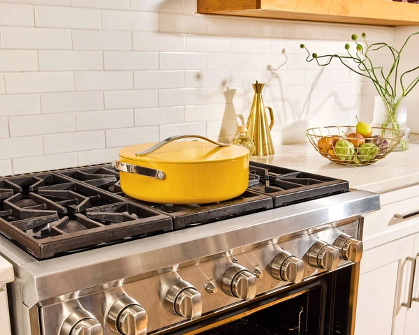 What Is a Rondeau Pan 6 Uses and Benefits - Rondeau Pan on Gas Stove