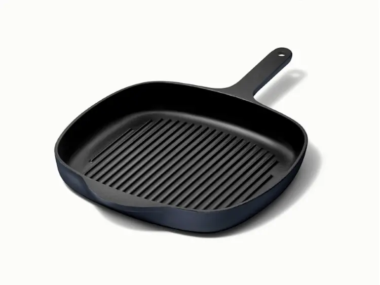 https://images.ctfassets.net/vitsw3itv0qj/rrmPIpL5NpTPwqjGcyEVh/97e17fad0805841f6271ef40eae8f9e1/Enameled_Cast_Iron_Grill_Pan_-_Navy_-_Hero.jpg?q=75