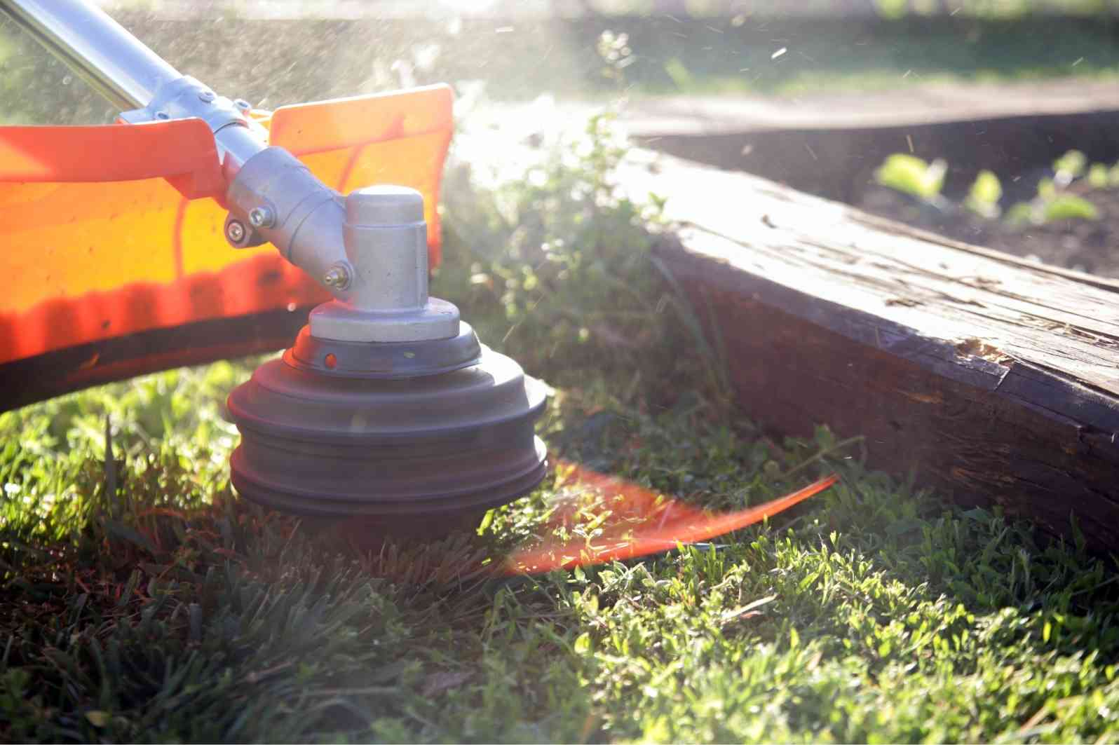 Acheter des tondeuses à gazon et des outils de jardinage d'occasion