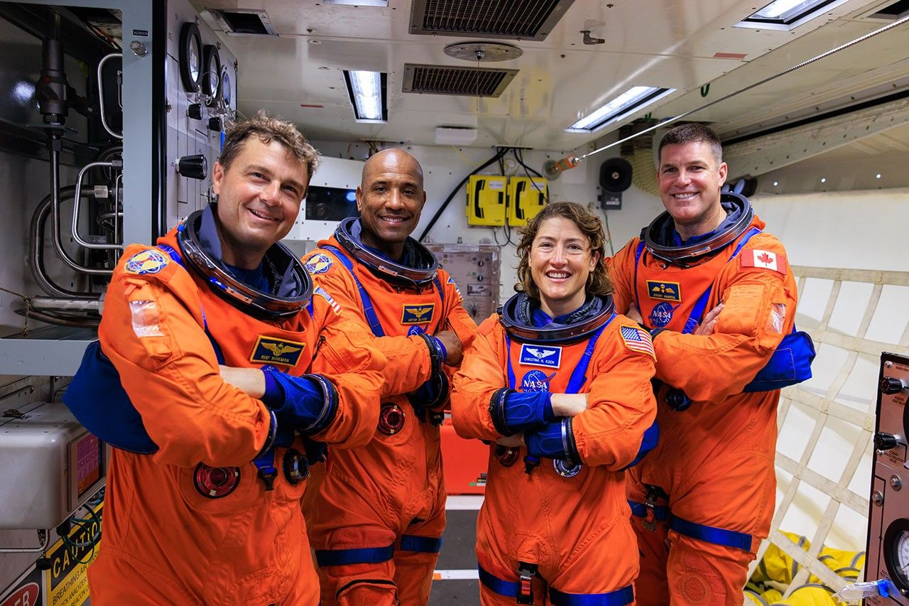 Los astronautas de Artemis II emprenden el regreso a la Tierra.