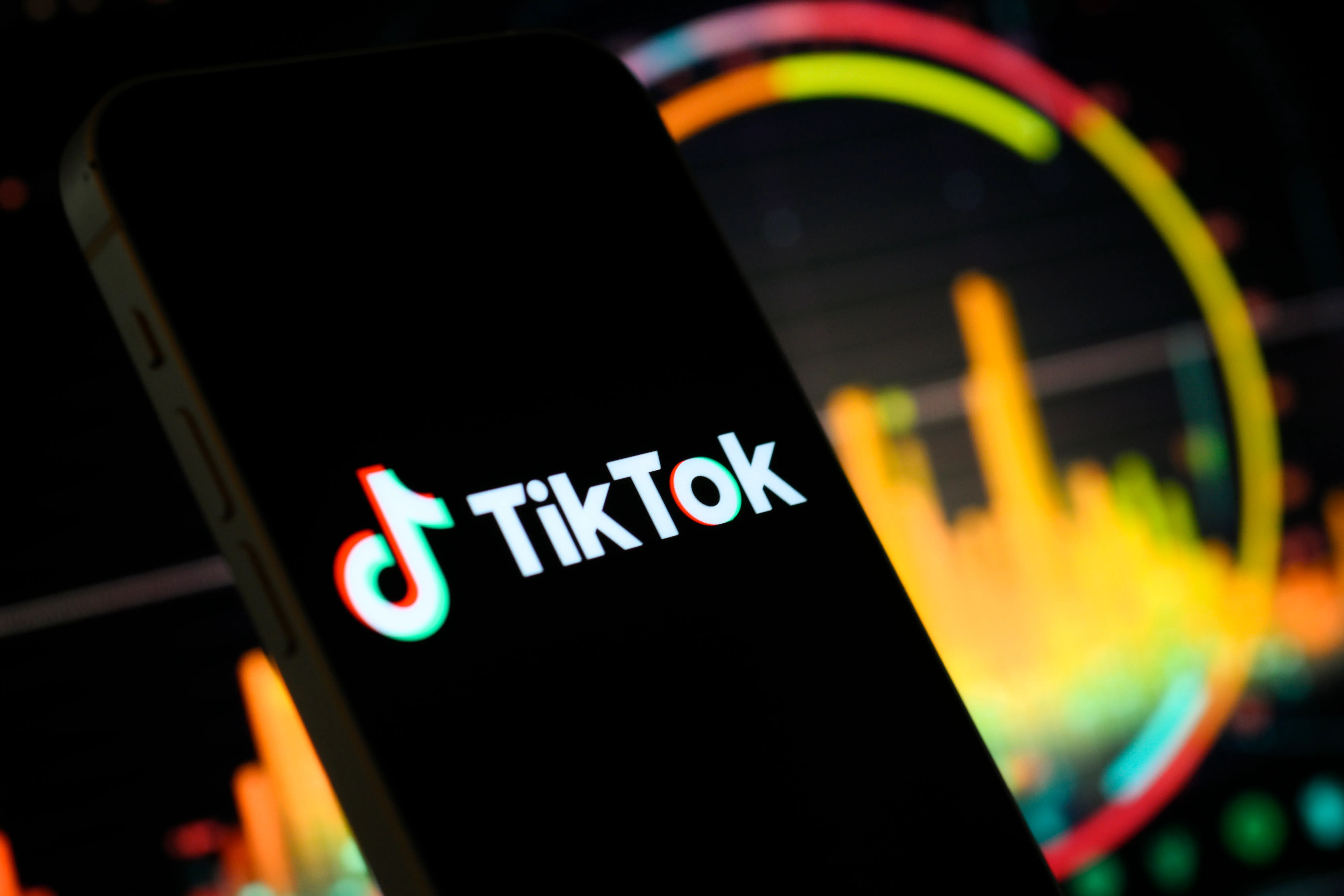 image Industria del doblaje exige sede legal a plataformas como TikTok y apps de IA.