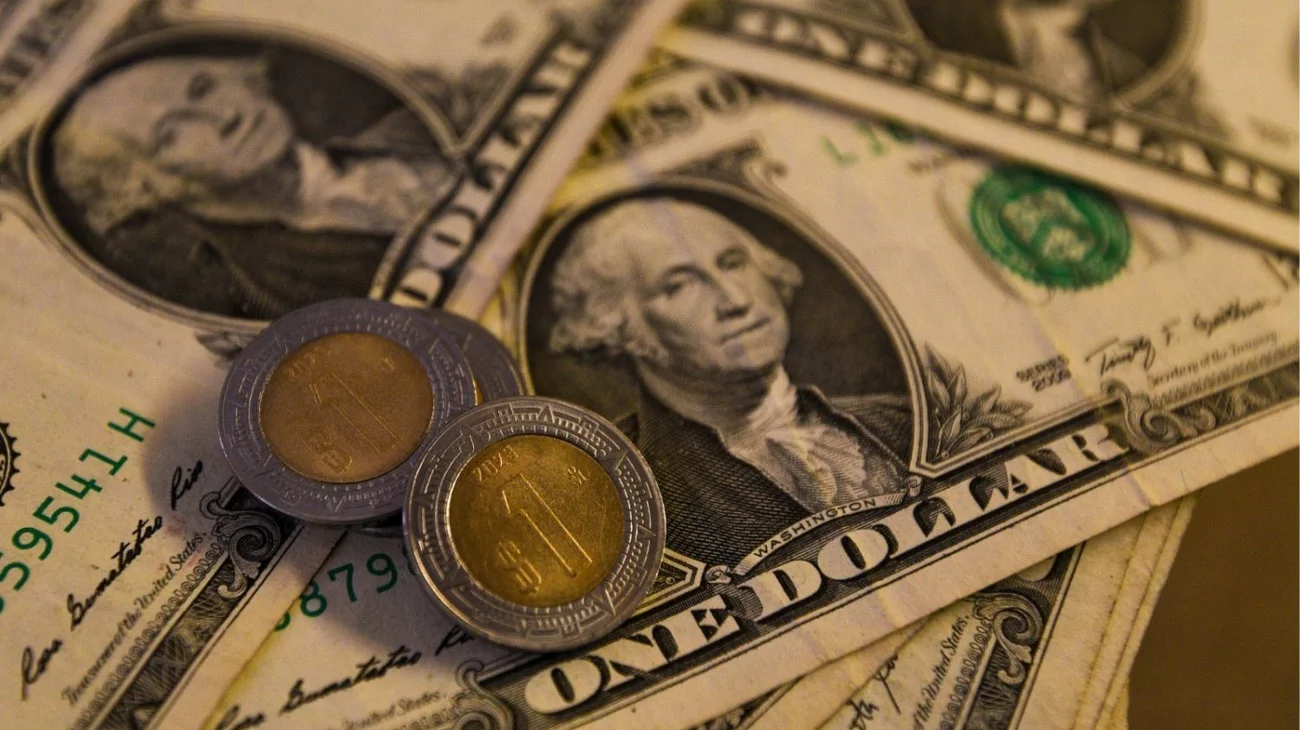  El peso avanza por esperanzas de la reapertura del gobierno de EU.