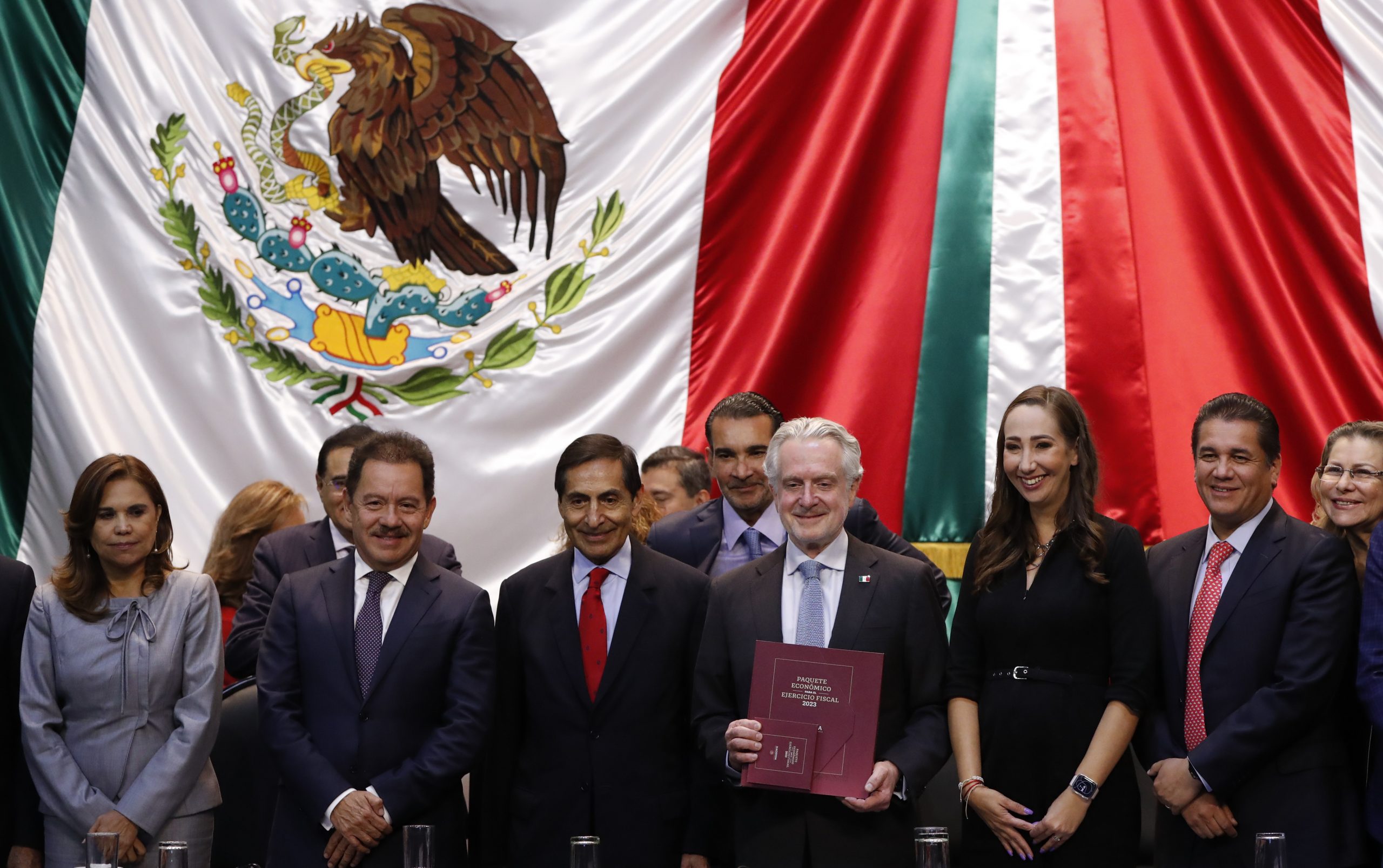 Mexico-incrementa-su-presupuesto-en-un-116-para-2023-scaled