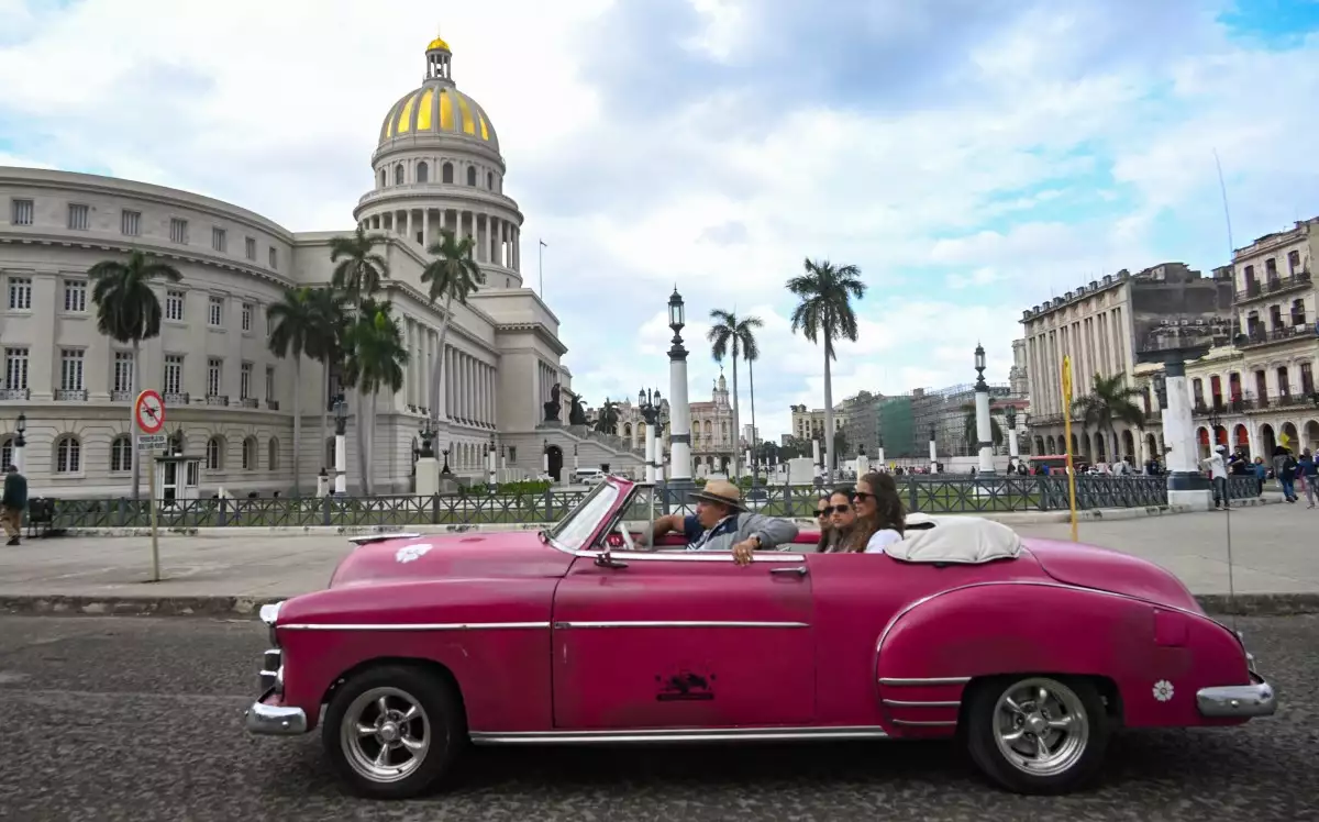 La escasez de combustible en Cuba pone en jaque al turismo y a los vuelos a la isla.