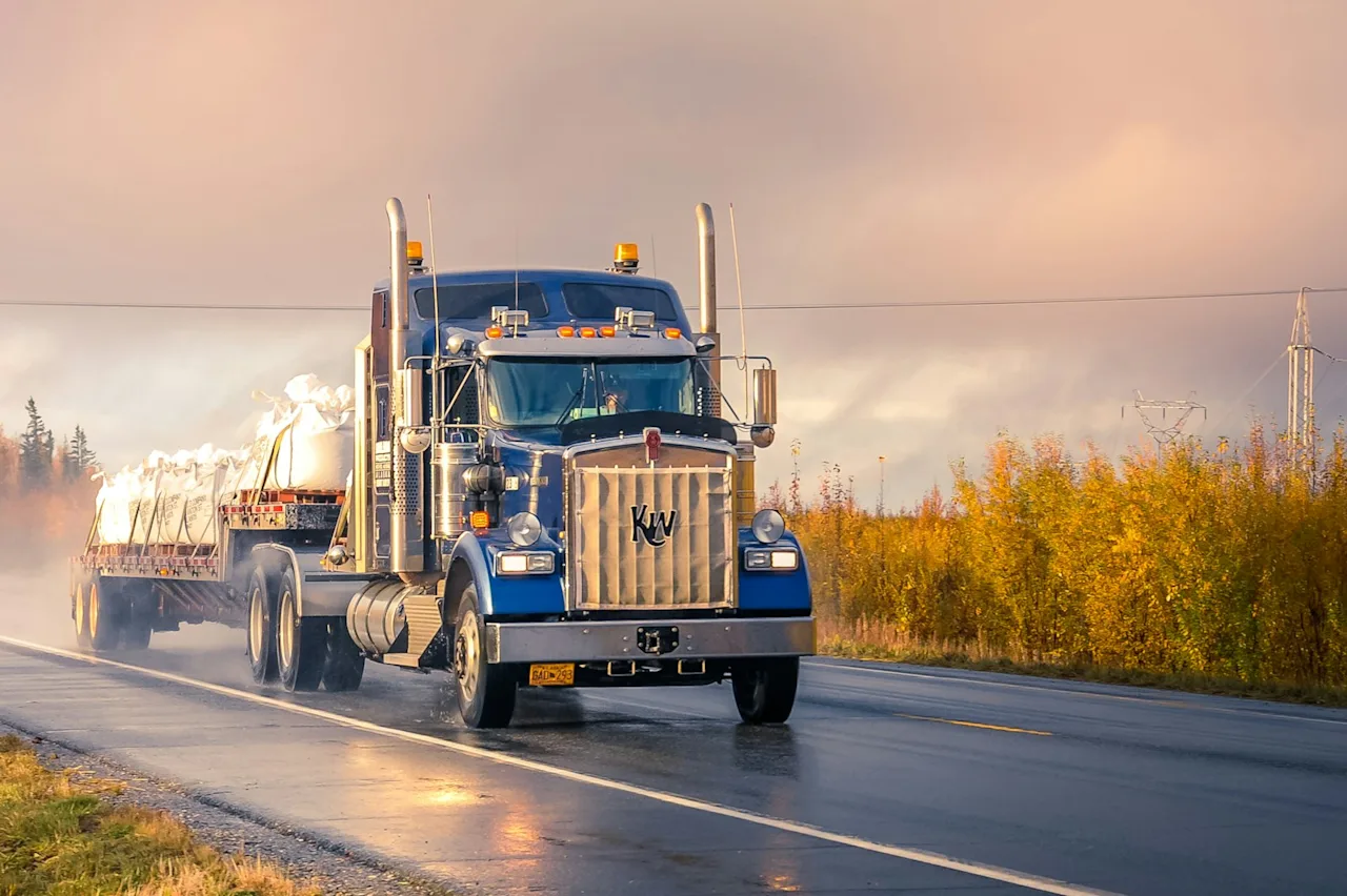 How Valve and Fitting Distributors Finance Cross-Border Inventory Through Laredo
