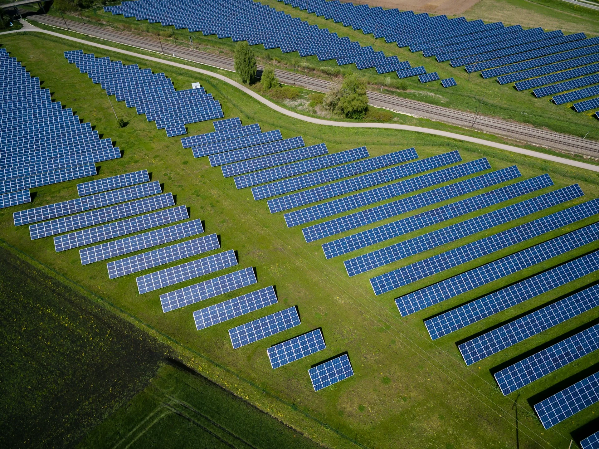 Solar plants for powering AI data centers