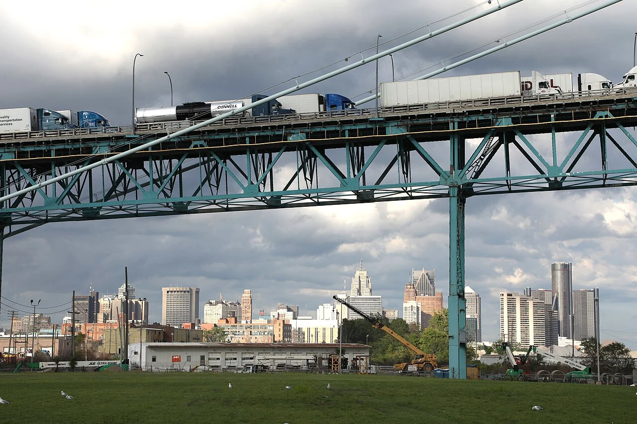 US import ban on Canadian goods: archival Ambassador Bridge freight traffic, August 2022. Charles Csavossy / US Customs and Border Protection. Public domain in the US