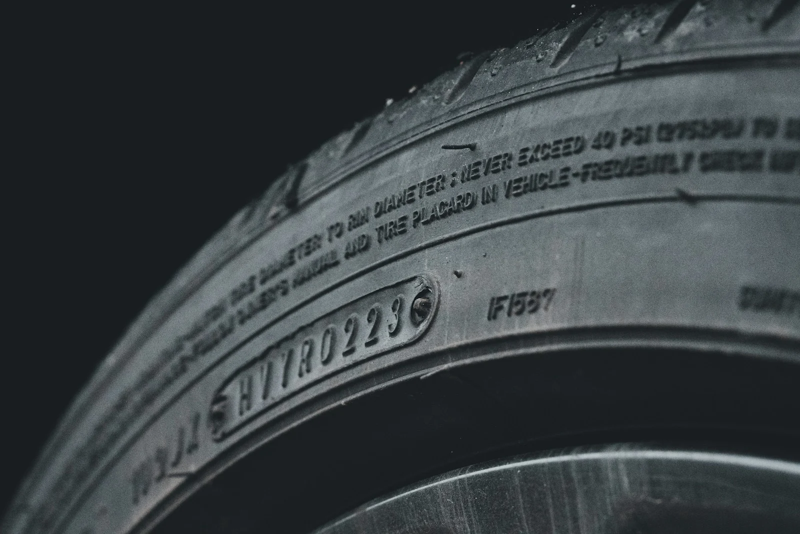 China CBS rubber accelerator countervailing duty: tire sidewall illustrating a downstream rubber product; Photo: Erik Mclean / Unsplash. Illustrative image of a downstream rubber product.