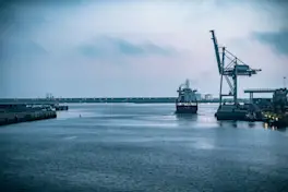 Trade Finance for Miami-Based Re-Exporters: Paying Vendors Before Goods Reach Latin America