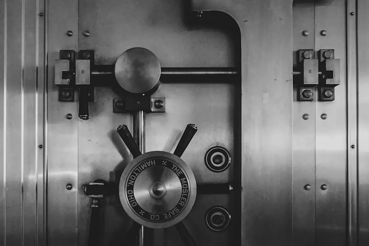 Secured vs Unsecured Line of Credit: Guide for SMBs