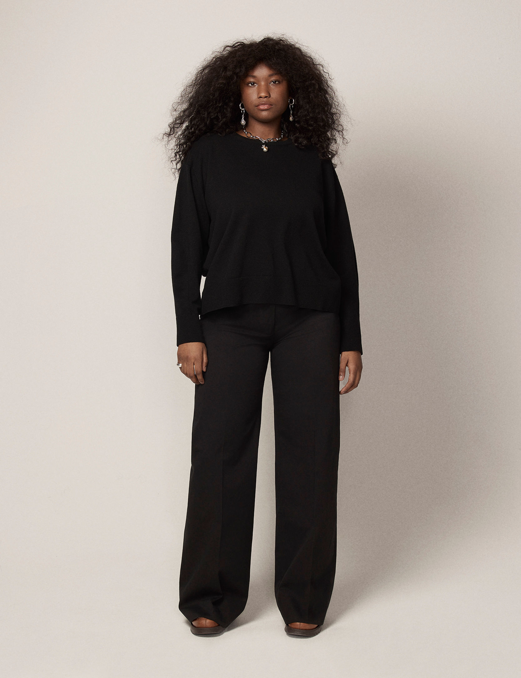 ANT109_OversizedCrewneck_A.jpg