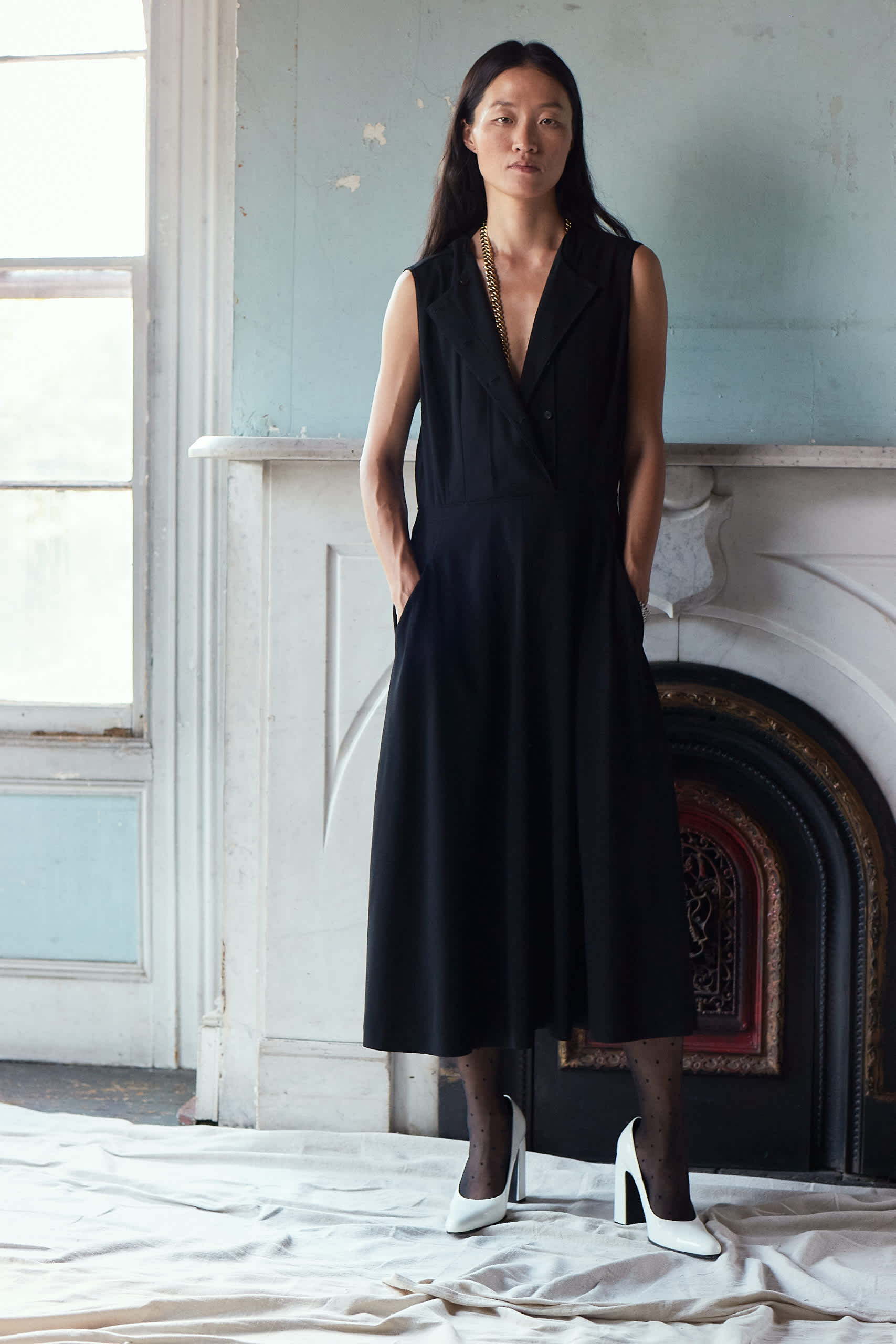 SHOT 09 M BLK DRESS 0037