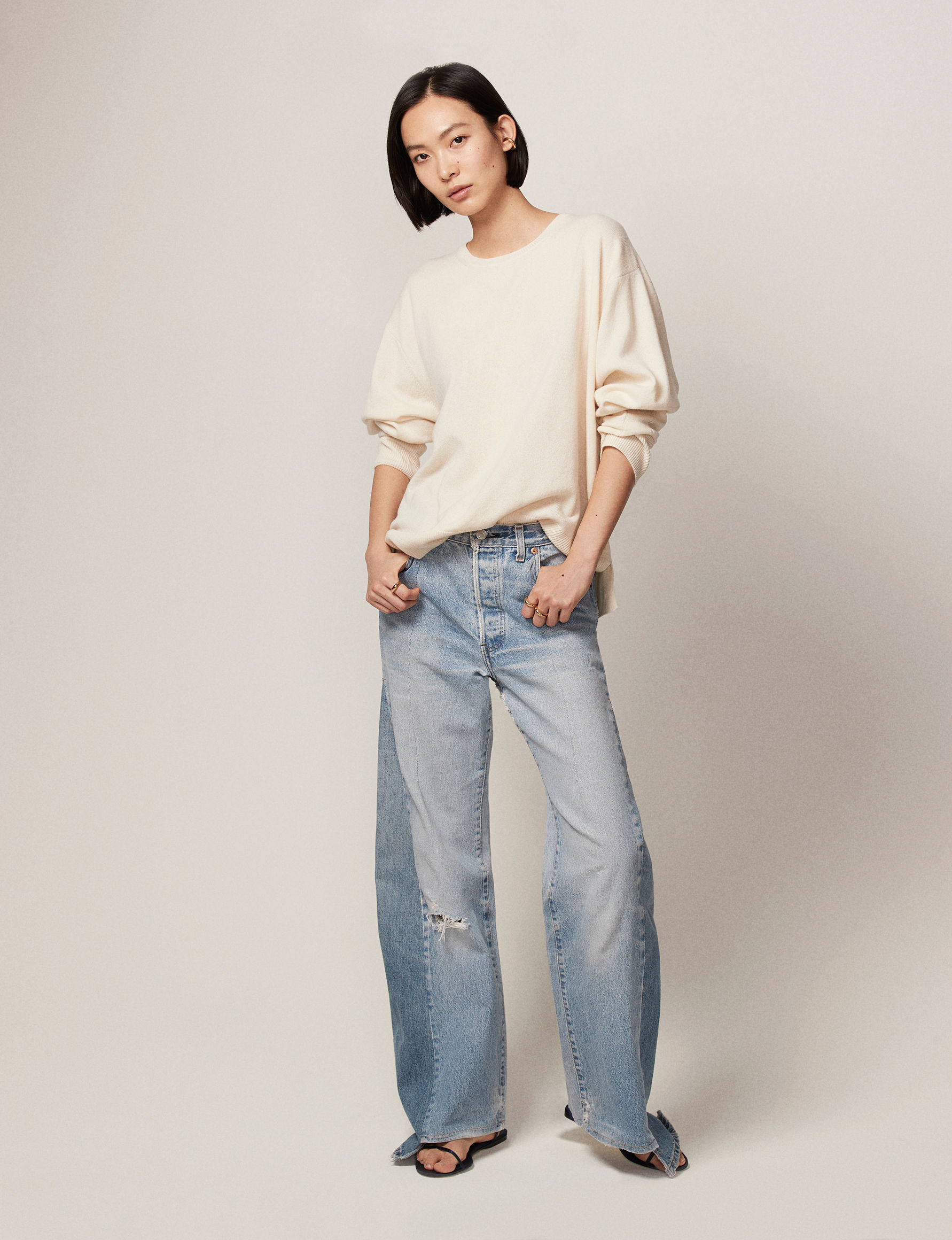 ANT110_OversizedCrewneck_A.jpg