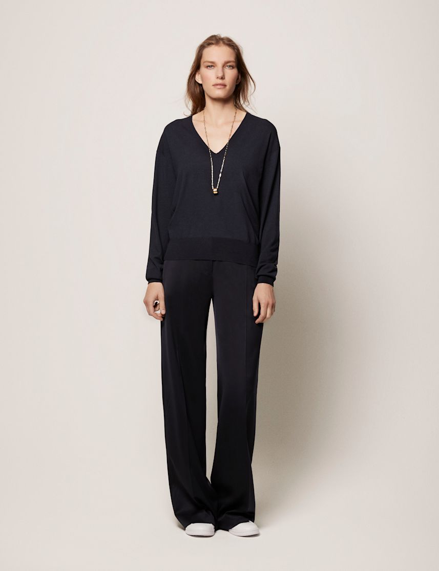 Shot 31 Oversized V-Neck 008 copy