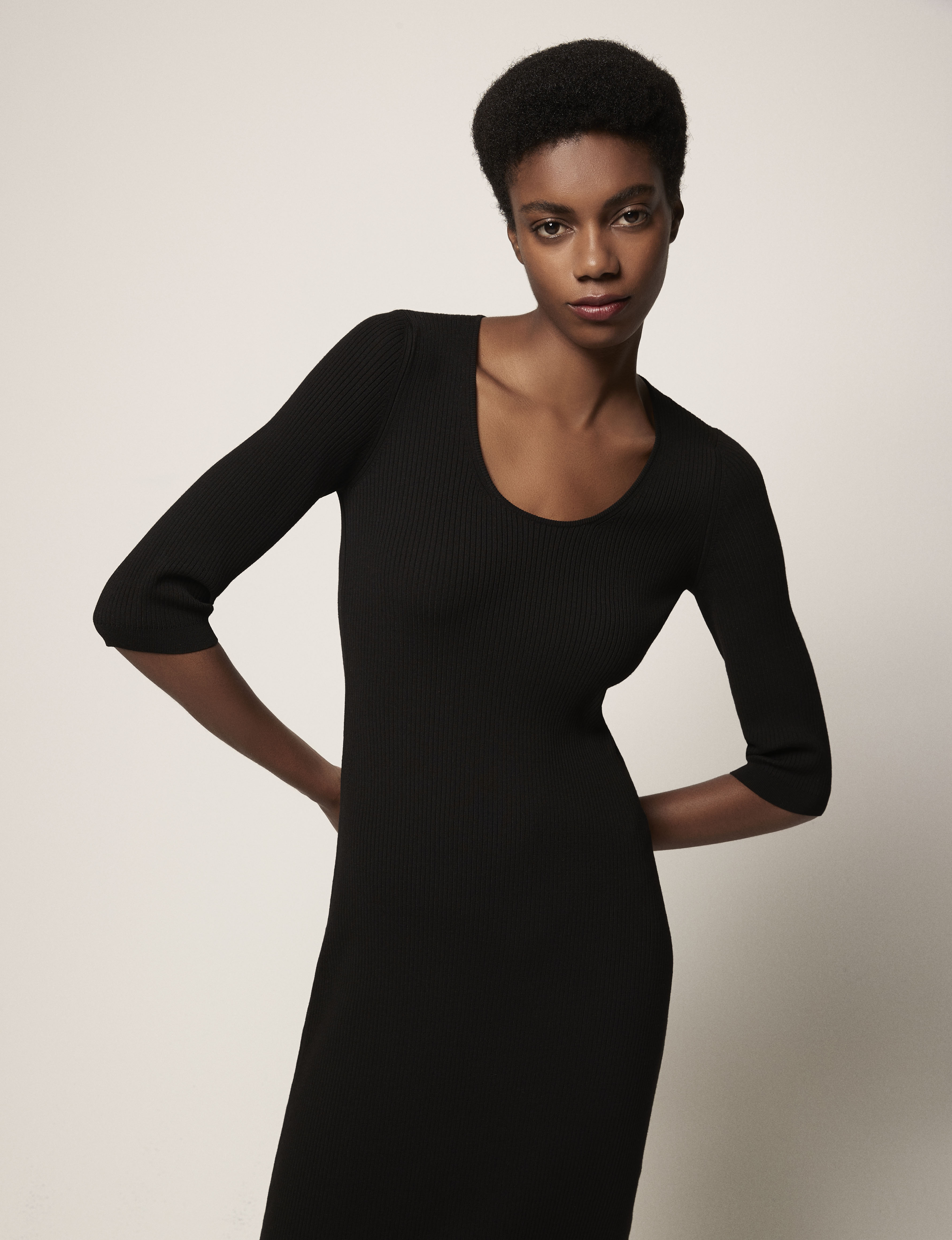 long sleeve scoop neck black dress