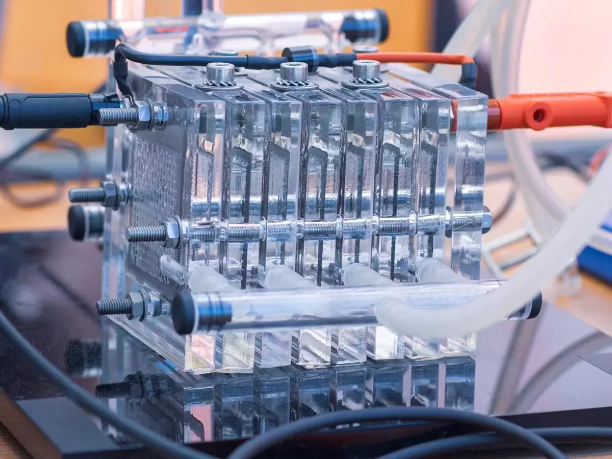 Hydrogen-fuel-cell_extra