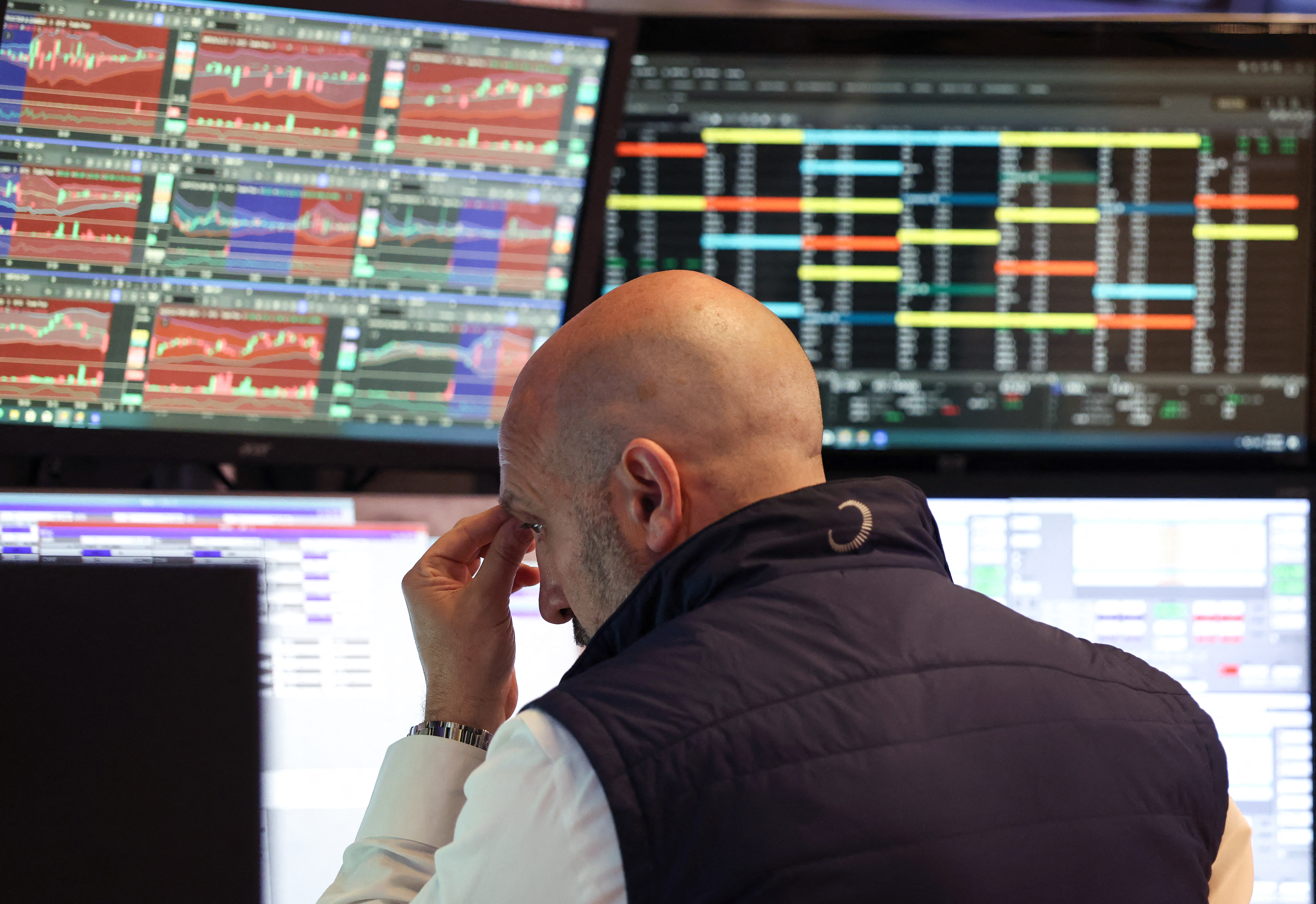 DAX searches for direction as geopolitical uncertainty dominates ahead of the weekend
