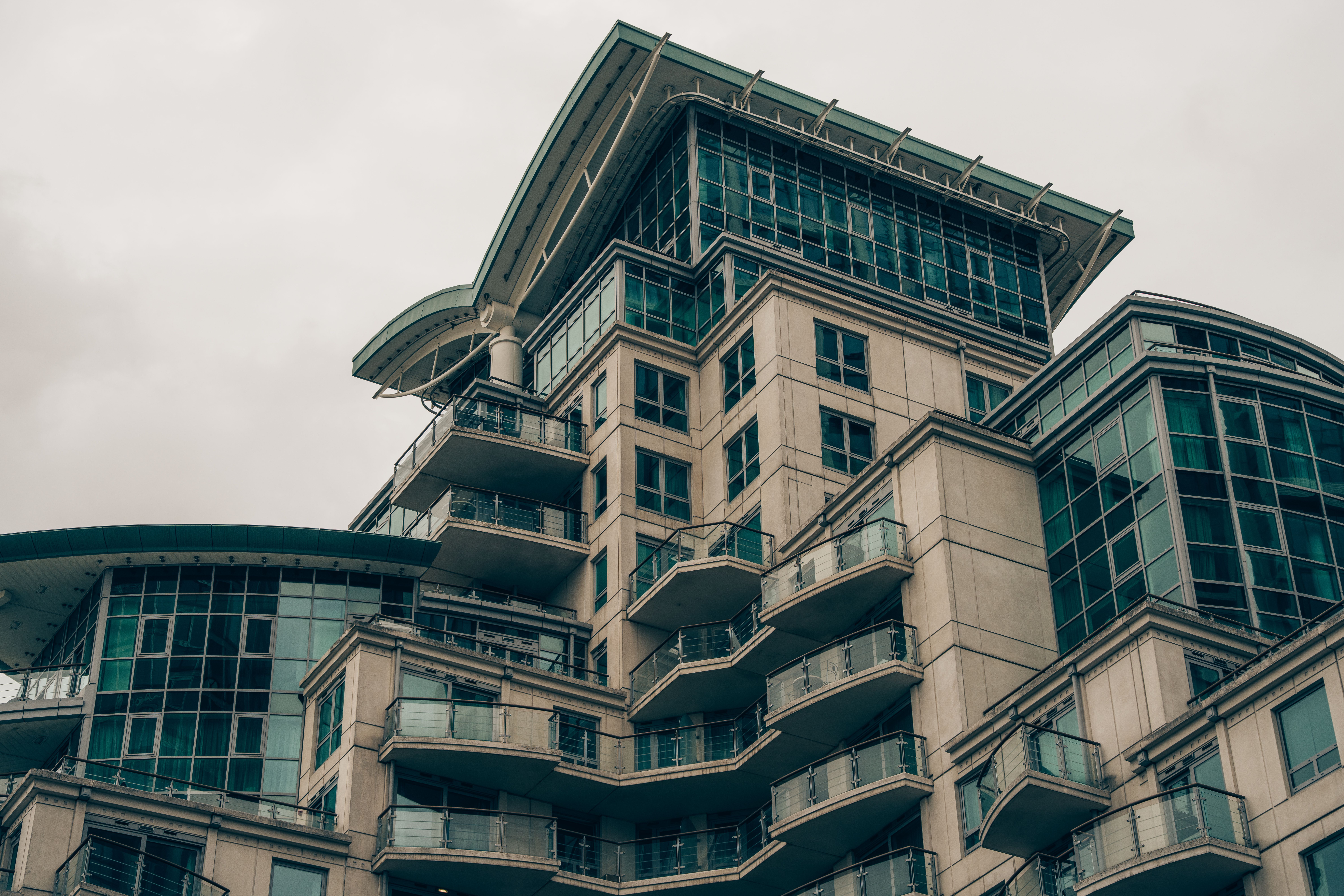 London building exterior - landscape hero - Pexels 40006387
