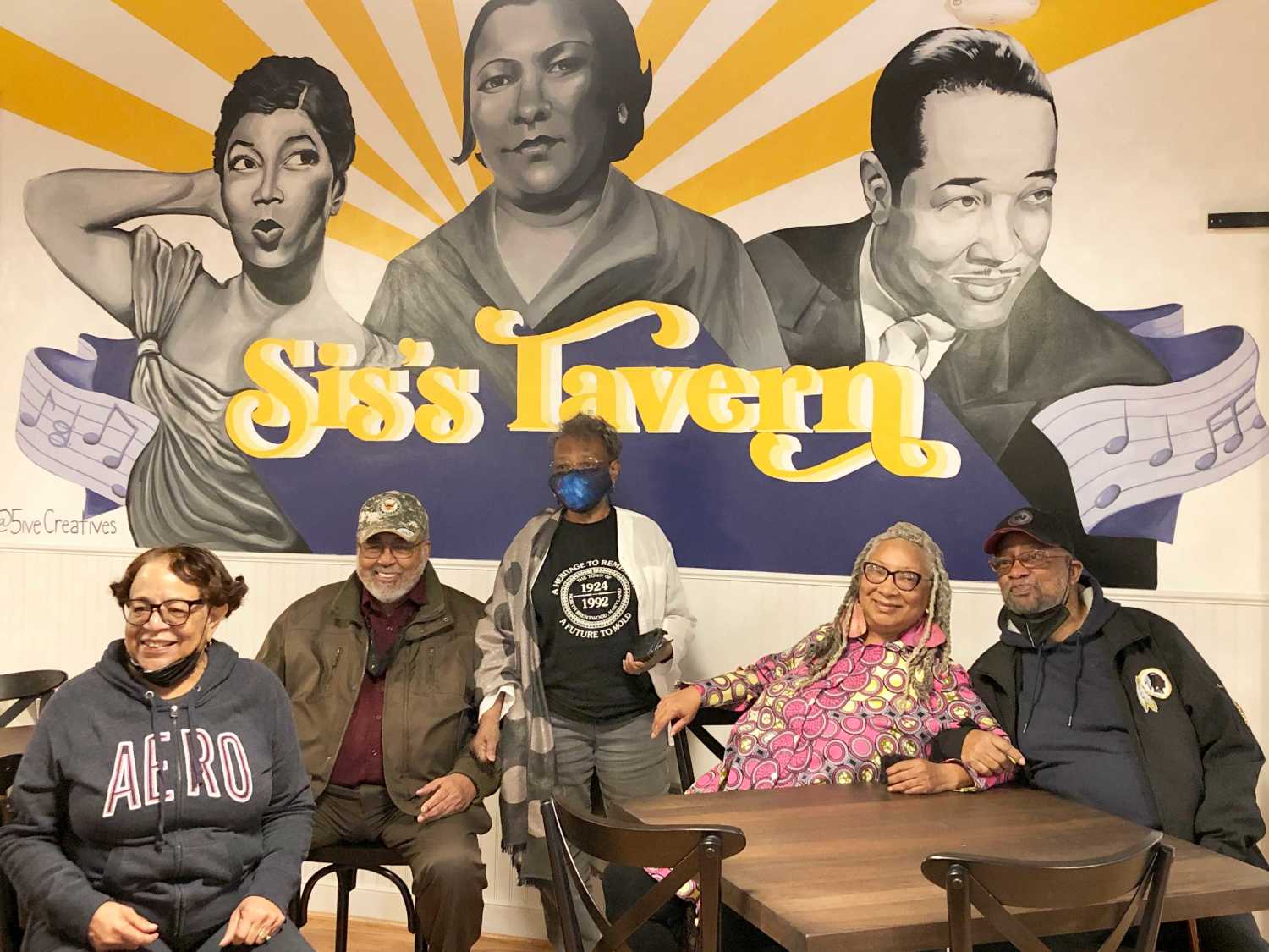 North Brentwood leaders and community members in front of the new mural at Sis’s Tavern L-R (Mayor Petrella Robinson, Franklin S. & Edith Daley, Deborah and John Dickerson- son and daughter-in-law of Sis Walls)
