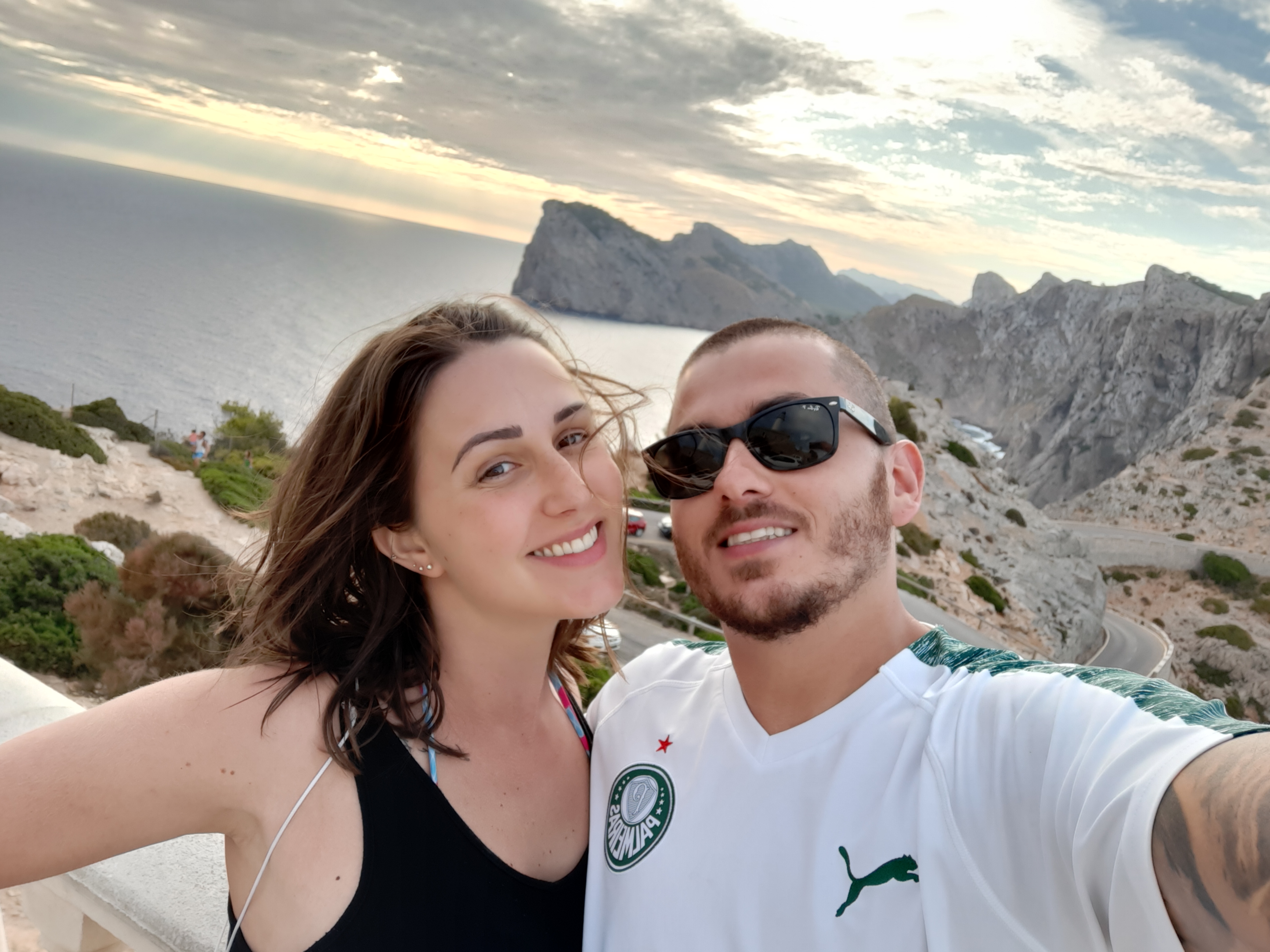 Barara y Alex, su marido, en Mallorca, España.