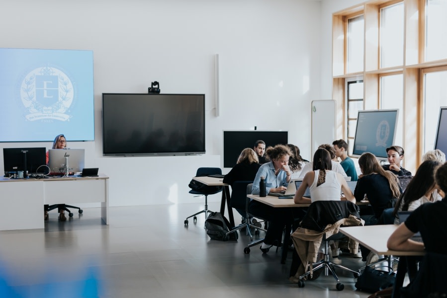 ESSEC-Campus-2025 (28)-2 (1)