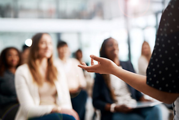 Photo_Oral_presentation_GettyImages-1023551840