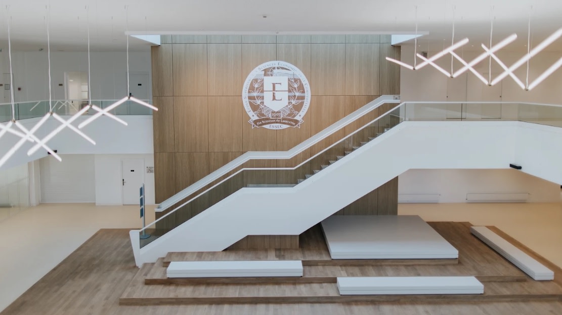 hall cergy essec