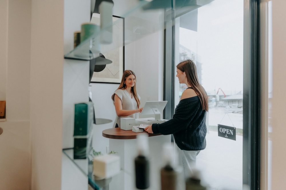 sumup-ljShKAeNDHU-unsplash