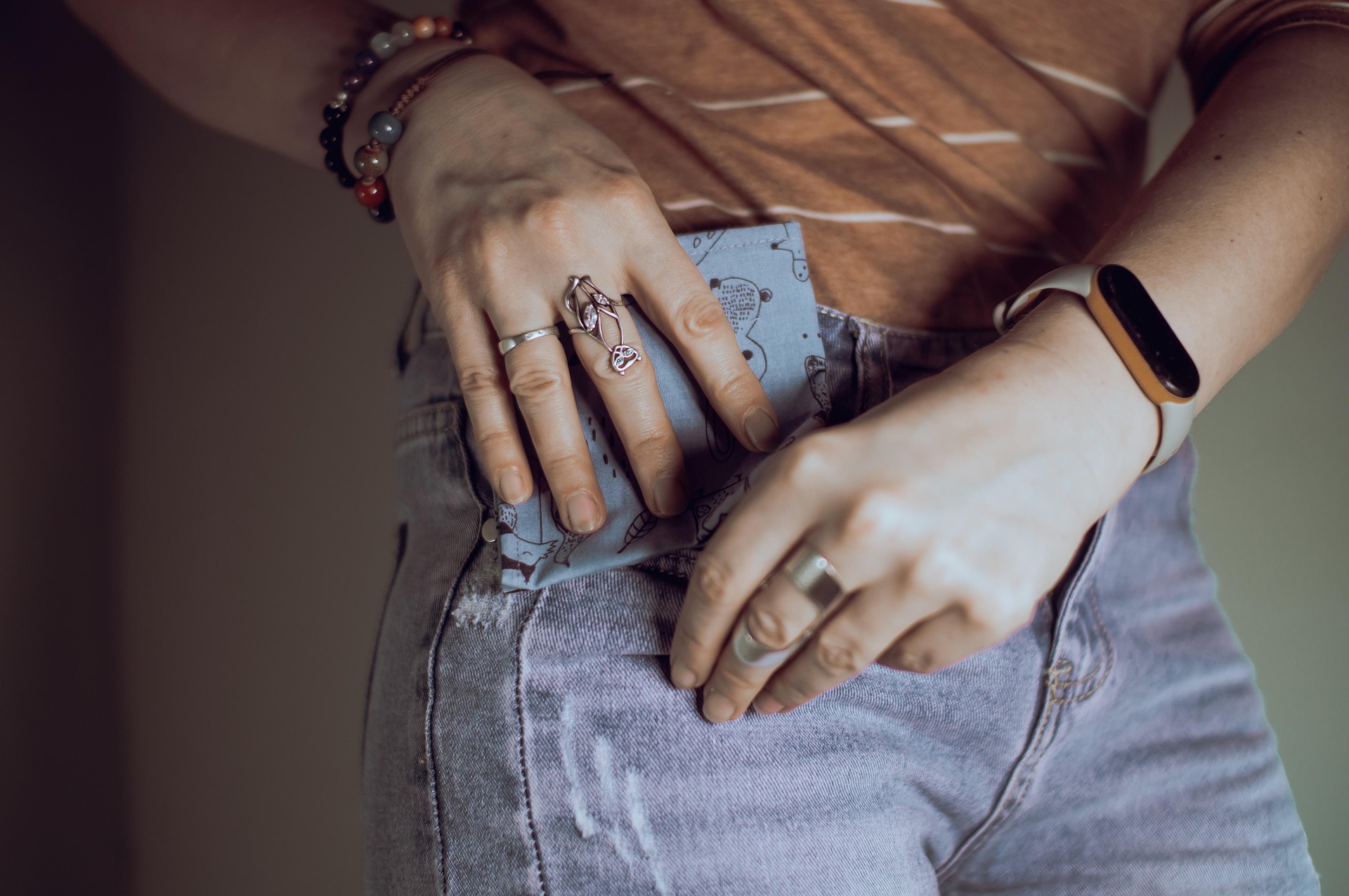 O que um bolso (ou a falta dele) pode nos ensinar sobre a relação da cultura com consumo?