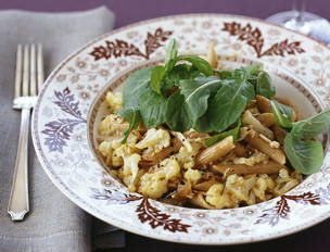 Whole Wheat Penne with Cauliflower Sauce