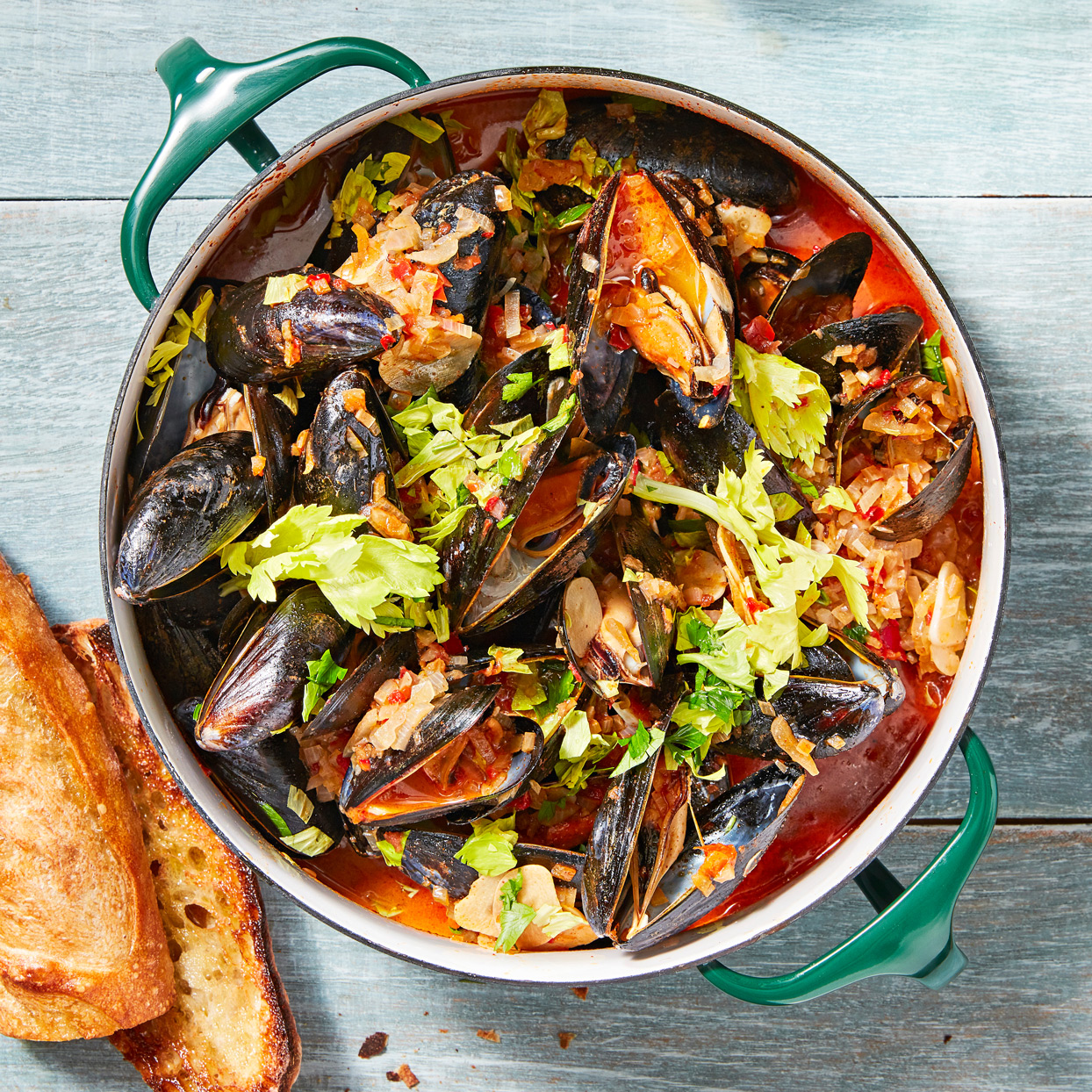 Garlic & Chili Mussels Recipe | Rachael Ray