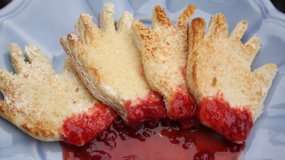 Halloween Treats: Severed Hand Toasts