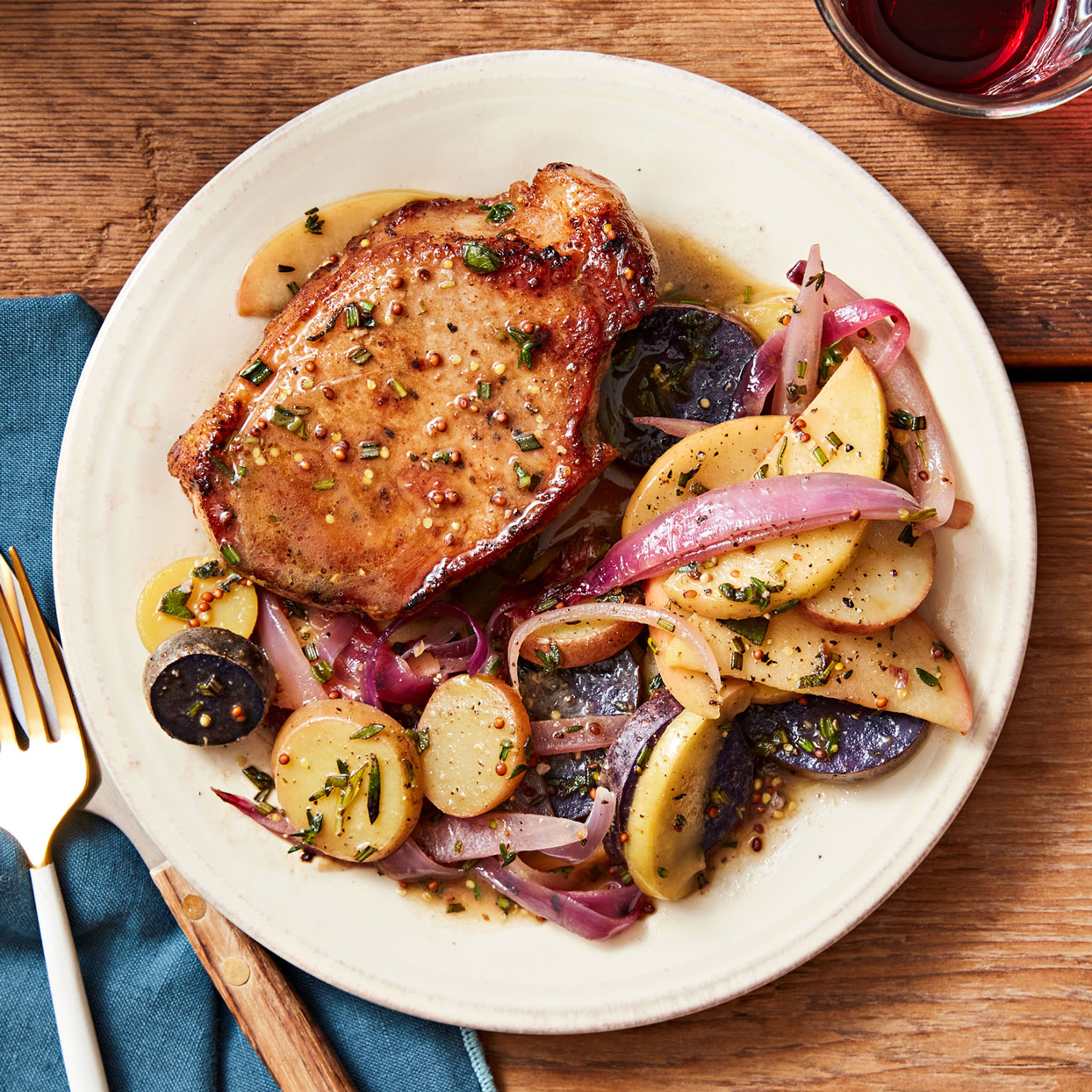 Pork Chops with Apples, Potatoes & Onions