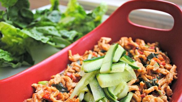 Chicken Pepper and Basil Lettuce Cups with Thai BBQ Sauce